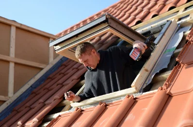 Pose de fenêtres de toit Velux à Cintré